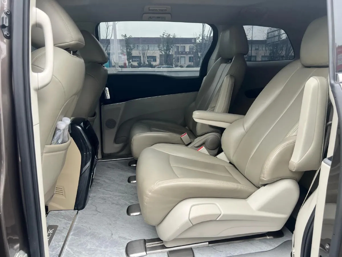 2022 Buick GL8 2.0T 237HP L4 9AT,autocango,china used car exporter,china ev exporter,chinese used car exporter,chinese used ev exporter