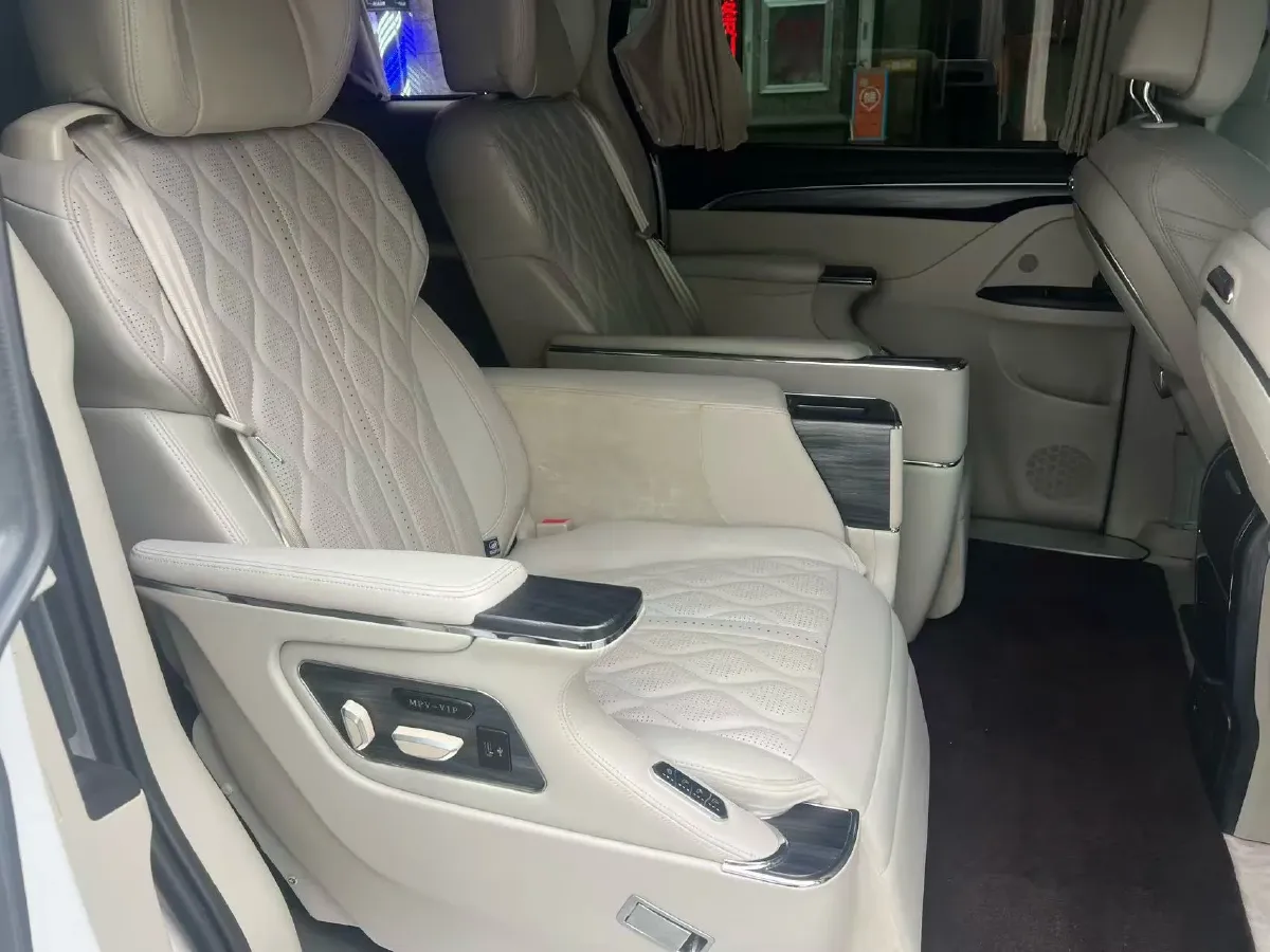 2022 Buick GL8 2.0T 237HP L4 9AT,autocango,china used car exporter,china ev exporter,chinese used car exporter,chinese used ev exporter