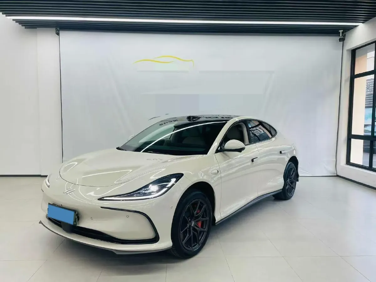 2024 IM L6 BEV 83KWH,autocango,china used car exporter,china ev exporter,chinese used car exporter,chinese used ev exporter