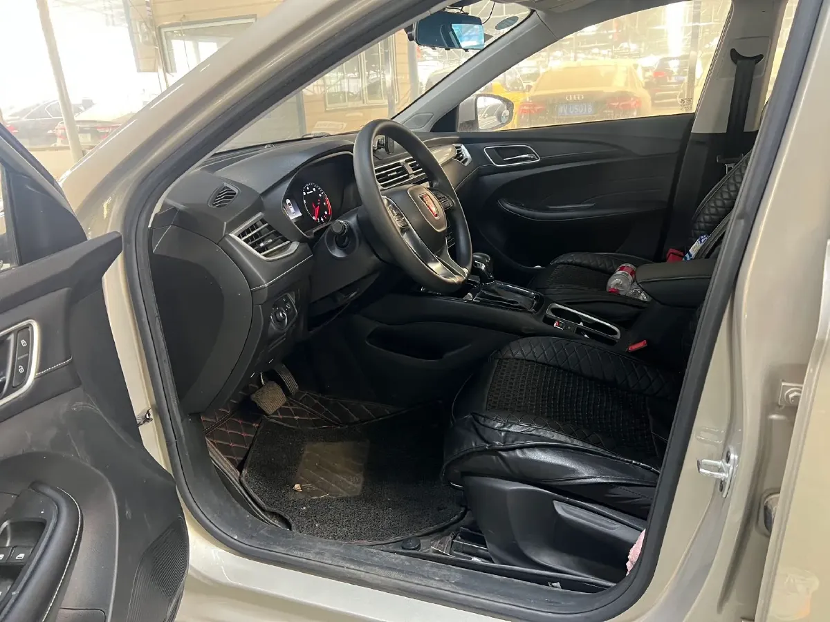 2019 Roewe i5 1.5L 120HP L4 CVT,autocango,china used car exporter,china ev exporter,chinese used car exporter,chinese used ev exporter