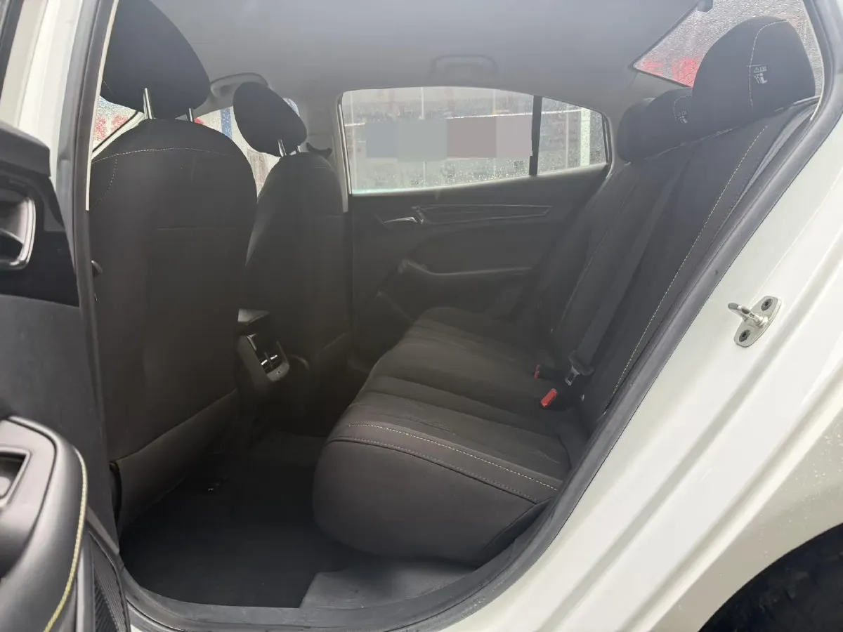 2021 Roewe i5 1.5L 120HP L4 5MT,autocango,china used car exporter,china ev exporter,chinese used car exporter,chinese used ev exporter