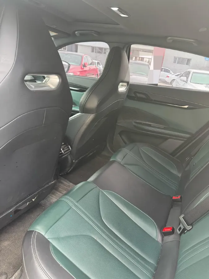 2024 ChangAn UNI-V iDD 1.5L 110HP L4 E-CVT PHEV 18.99KWH,autocango,china used car exporter,china ev exporter,chinese used car exporter,chinese used ev exporter