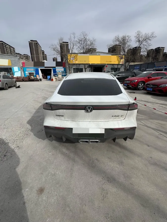 2024 ChangAn UNI-V iDD 1.5L 110HP L4 E-CVT PHEV 18.99KWH,autocango,china used car exporter,china ev exporter,chinese used car exporter,chinese used ev exporter