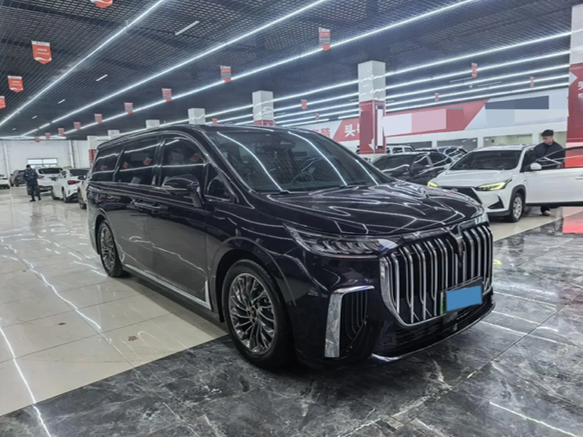 2024 Voyah Dream 1.5T 150HP L4 PHEV 43KWH,autocango,china used car exporter,china ev exporter,chinese used car exporter,chinese used ev exporter