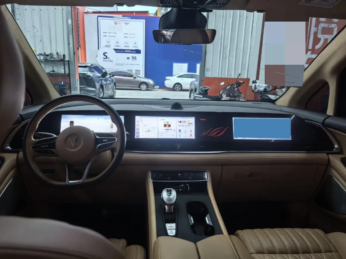 2024 Voyah Dream 1.5T 150HP L4 PHEV 43KWH,autocango,china used car exporter,china ev exporter,chinese used car exporter,chinese used ev exporter