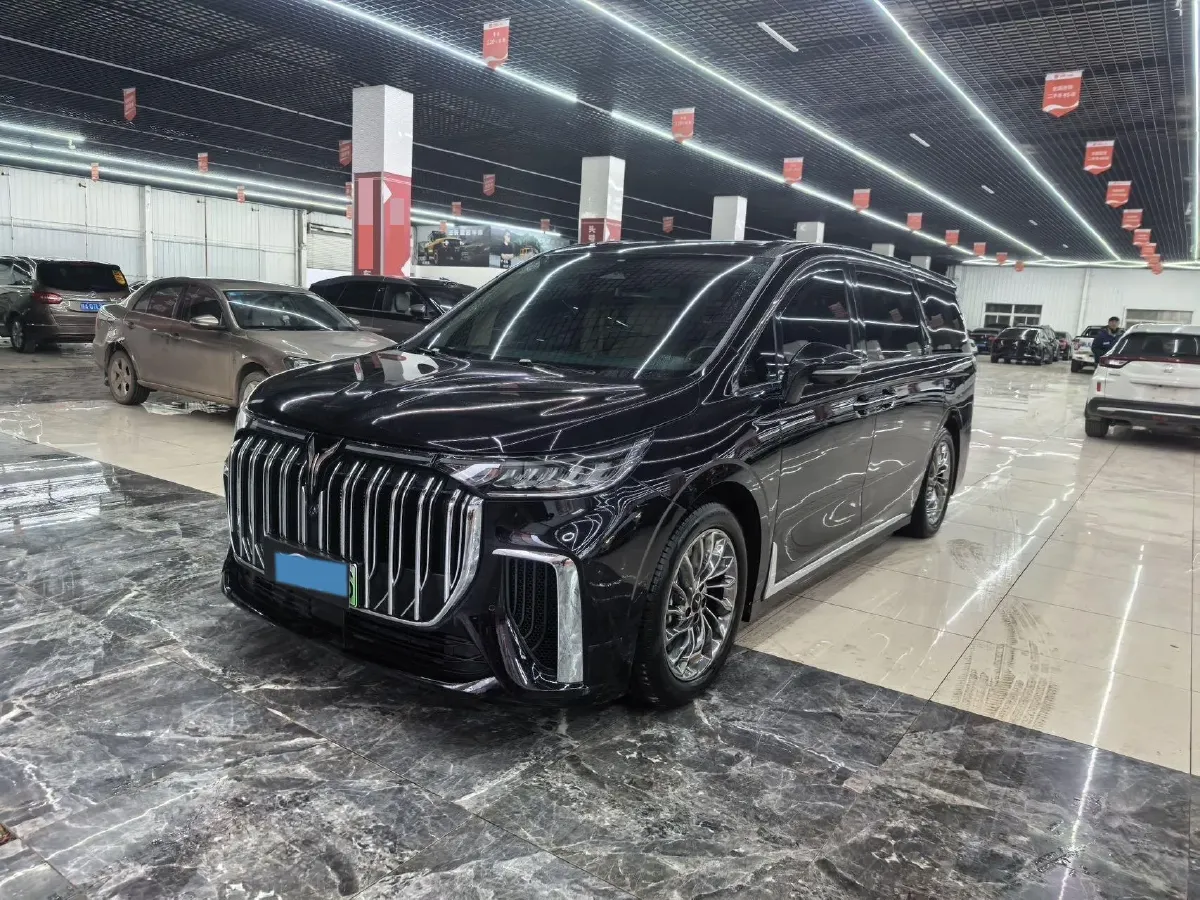 2024 Voyah Dream 1.5T 150HP L4 PHEV 43KWH,autocango,china used car exporter,china ev exporter,chinese used car exporter,chinese used ev exporter