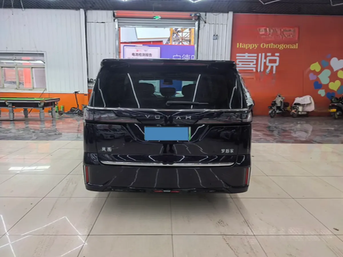2024 Voyah Dream 1.5T 150HP L4 PHEV 43KWH,autocango,china used car exporter,china ev exporter,chinese used car exporter,chinese used ev exporter