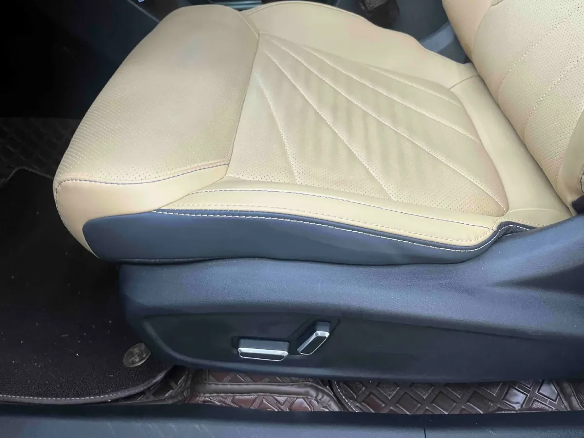 2023 Geely StarRay 1.5T 181HP L4 7DCT,autocango,china used car exporter,china ev exporter,chinese used car exporter,chinese used ev exporter