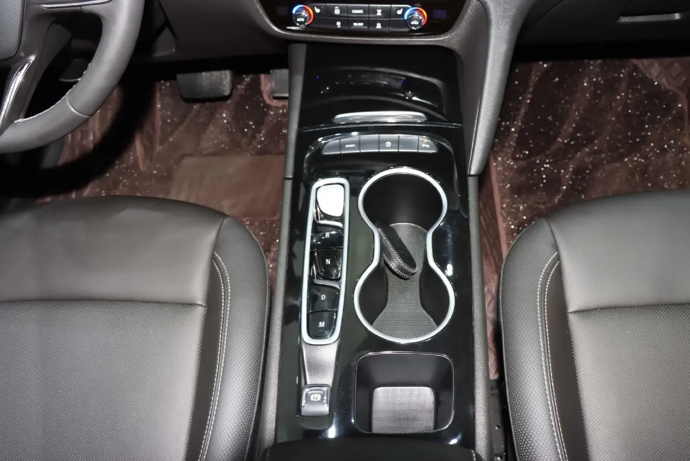 2024 Buick Regal 2.0T 237HP L4 9AT,autocango,china used car exporter,china ev exporter,chinese used car exporter,chinese used ev exporter