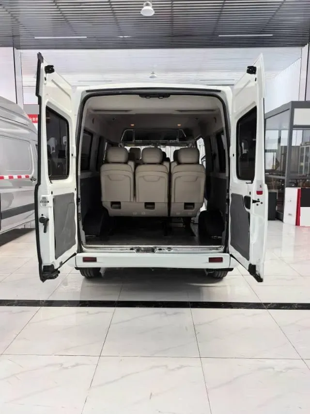 2023 MAXUS XinTu V80 2.0T 127HP L4 6MT,autocango,china used car exporter,china ev exporter,chinese used car exporter,chinese used ev exporter