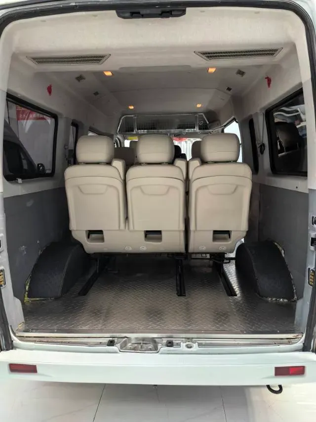 2023 MAXUS XinTu V80 2.0T 127HP L4 6MT,autocango,china used car exporter,china ev exporter,chinese used car exporter,chinese used ev exporter