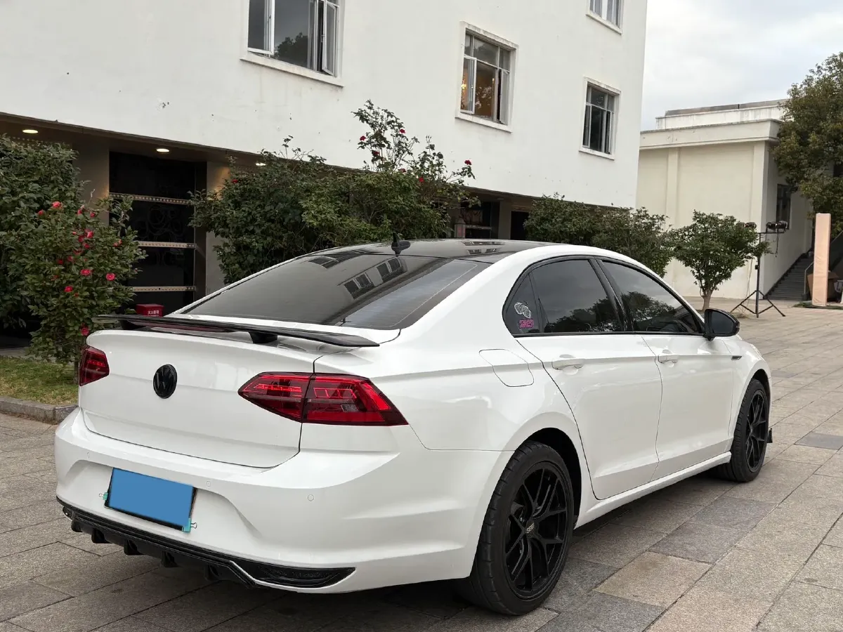 2021 Volkswagen T-Roc 1.4T 150HP L4 7DCT,autocango,china used car exporter,china ev exporter,chinese used car exporter,chinese used ev exporter