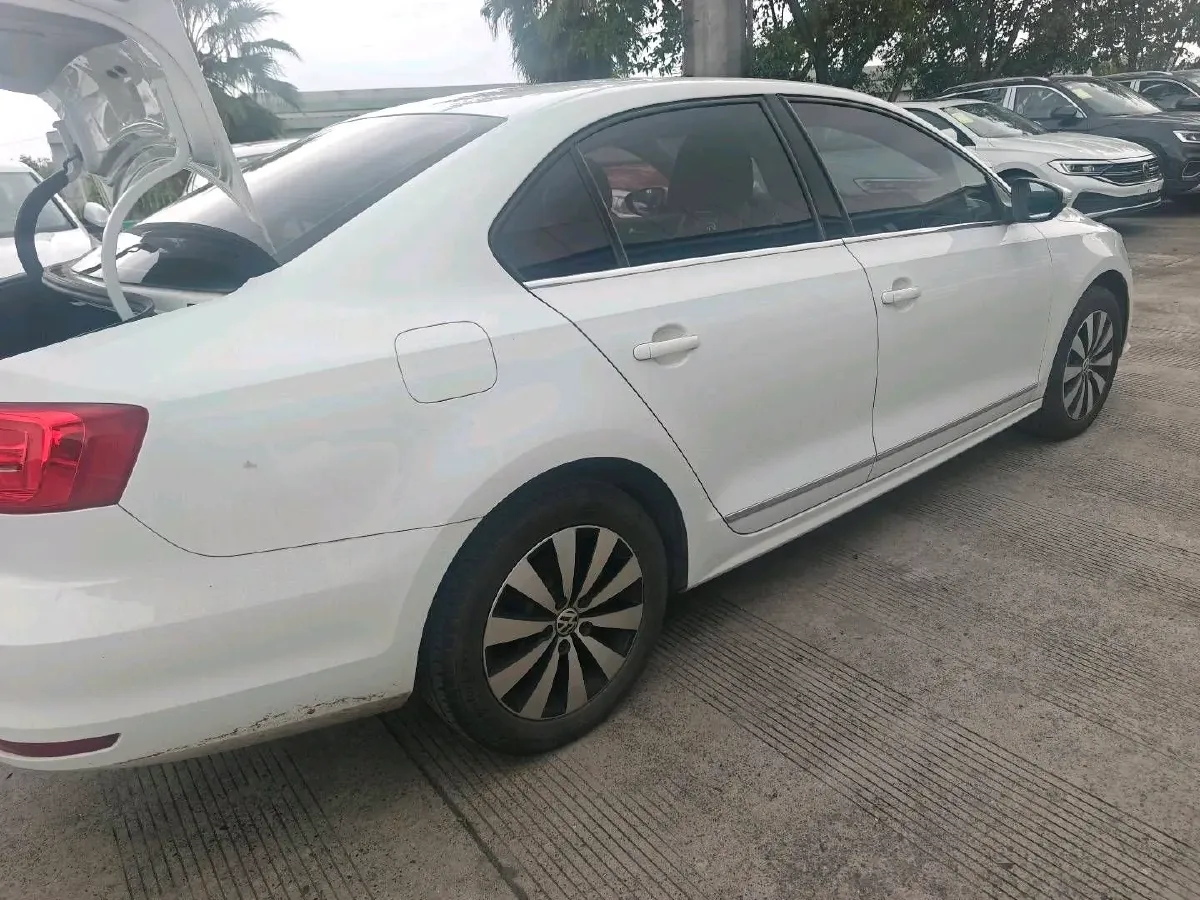 2017 Volkswagen Sagitar 1.6L 110HP L4 5MT,autocango,china used car exporter,china ev exporter,chinese used car exporter,chinese used ev exporter