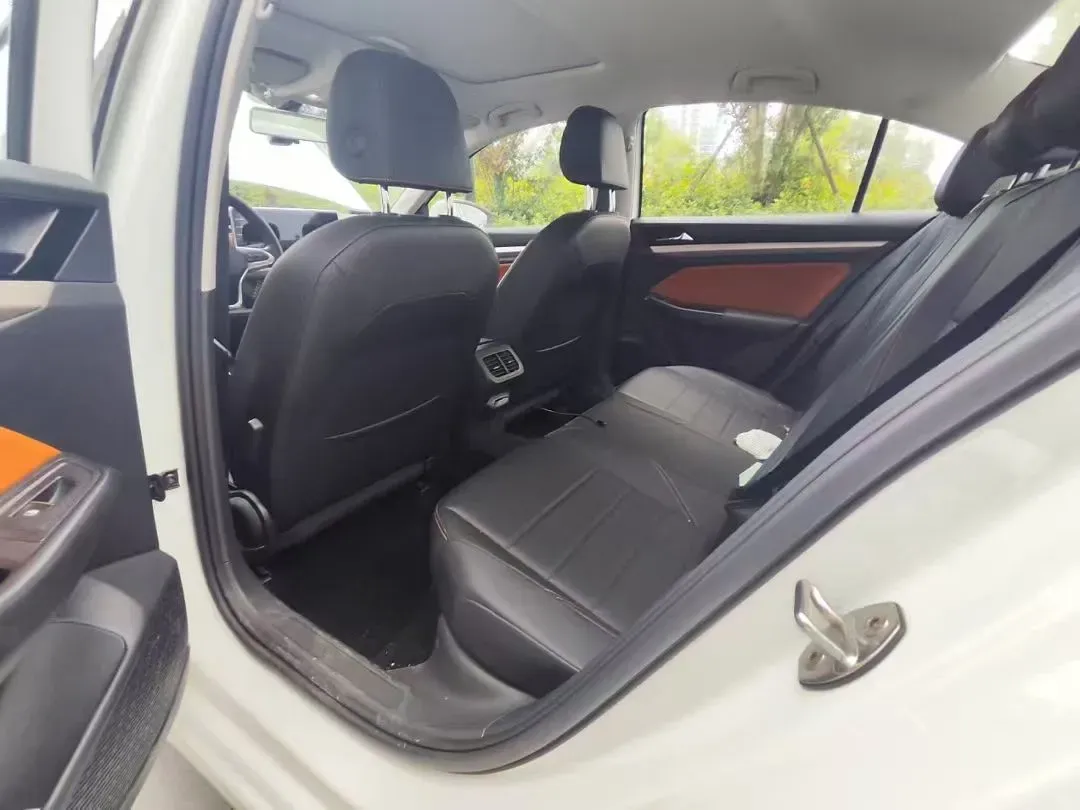 2025 Volkswagen Bora 1.2T 116HP L4 7DCT,autocango,china used car exporter,china ev exporter,chinese used car exporter,chinese used ev exporter