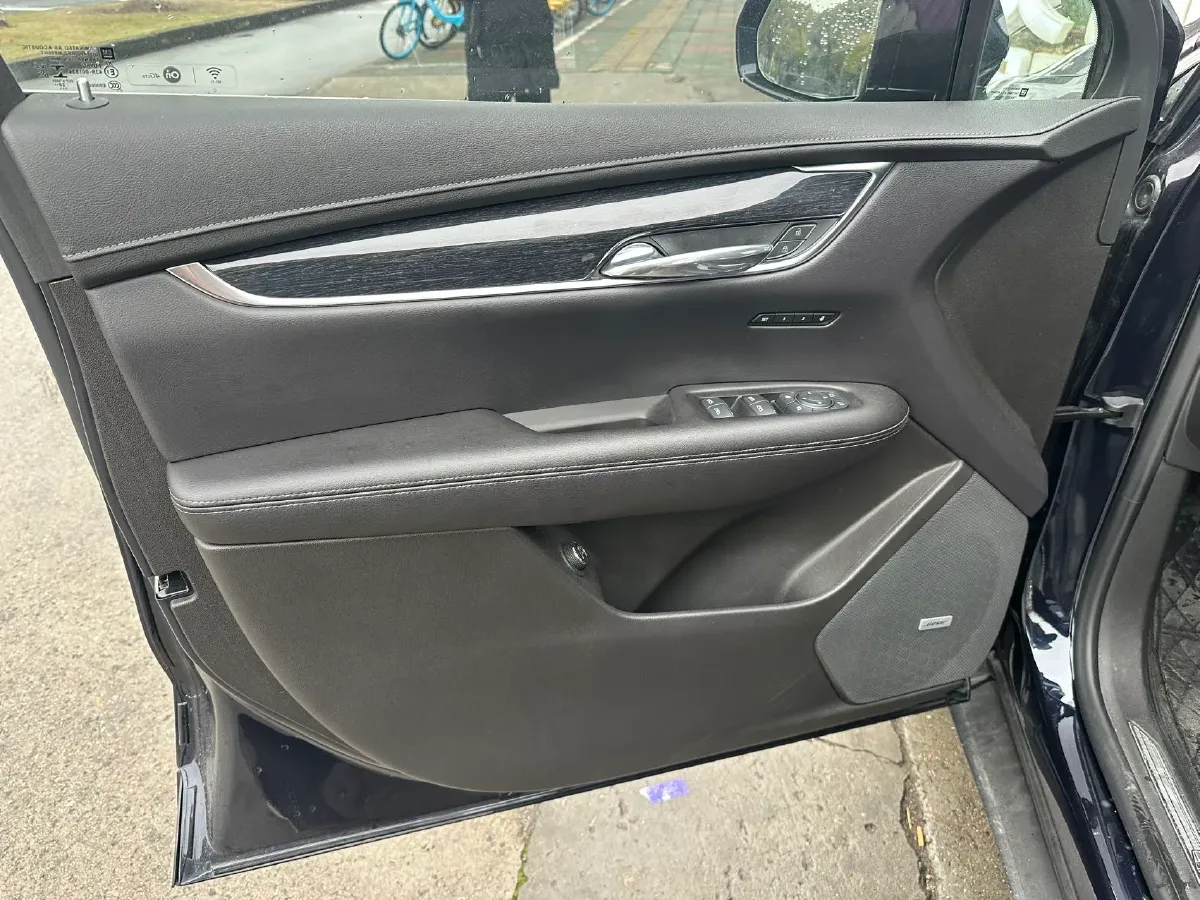 2021 Cadillac XT5 2.0T 237HP L4 9AT,autocango,china used car exporter,china ev exporter,chinese used car exporter,chinese used ev exporter