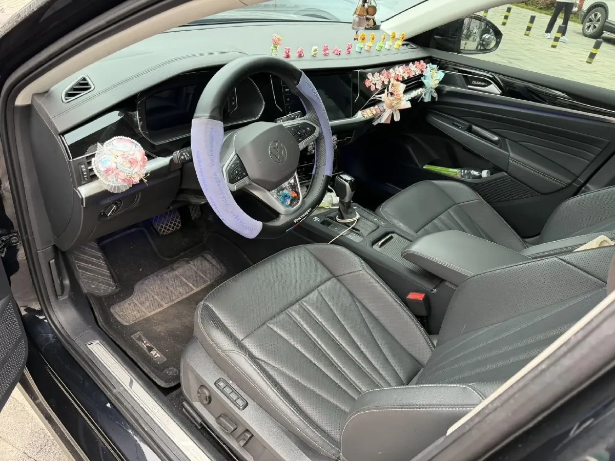 2024 Volkswagen Passat 2.0T 220HP L4 7DCT,autocango,china used car exporter,china ev exporter,chinese used car exporter,chinese used ev exporter