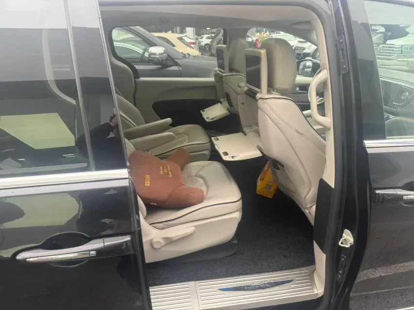 2018 Chrysler Pacifica 3.6L 245HP V6 E-CVT PHEV 16KWH,autocango,china used car exporter,china ev exporter,chinese used car exporter,chinese used ev exporter