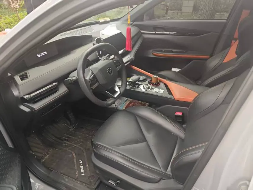 2022 ChangAn UNI-V 1.5T 188HP L4 7DCT,autocango,china used car exporter,china ev exporter,chinese used car exporter,chinese used ev exporter