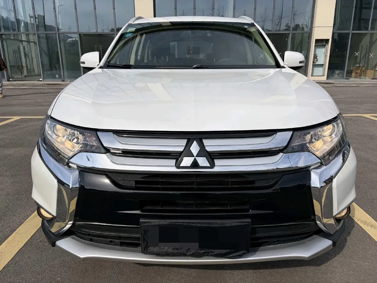 2018 Mitsubishi Outlander 2.0L 166HP L4 CVT,autocango,china used car exporter,china ev exporter,chinese used car exporter,chinese used ev exporter