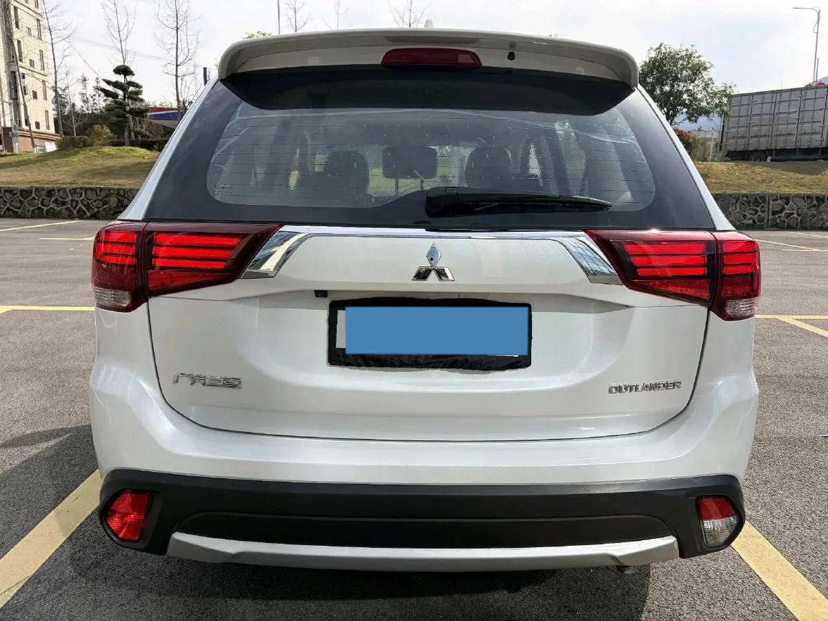 2018 Mitsubishi Outlander 2.0L 166HP L4 CVT,autocango,china used car exporter,china ev exporter,chinese used car exporter,chinese used ev exporter
