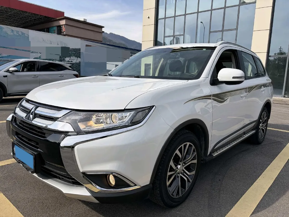 2018 Mitsubishi Outlander 2.0L 166HP L4 CVT,autocango,china used car exporter,china ev exporter,chinese used car exporter,chinese used ev exporter