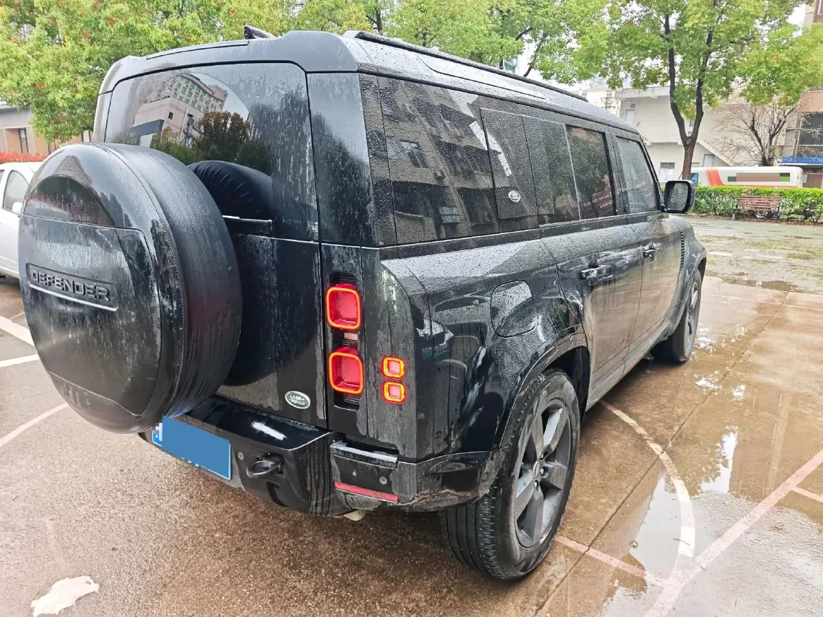 2023 Land Rover Defender 3.0T 400HP L6 8AT,autocango,china used car exporter,china ev exporter,chinese used car exporter,chinese used ev exporter