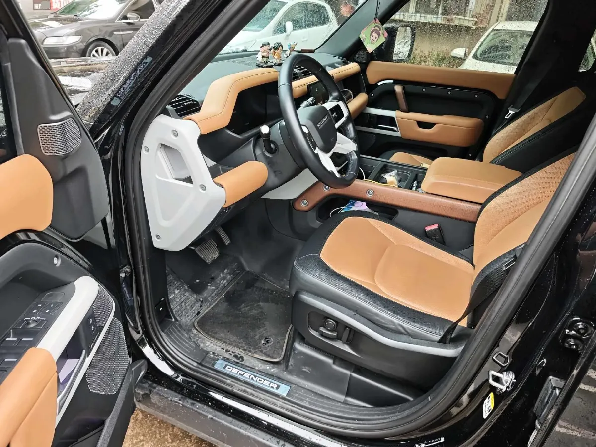 2023 Land Rover Defender 3.0T 400HP L6 8AT,autocango,china used car exporter,china ev exporter,chinese used car exporter,chinese used ev exporter