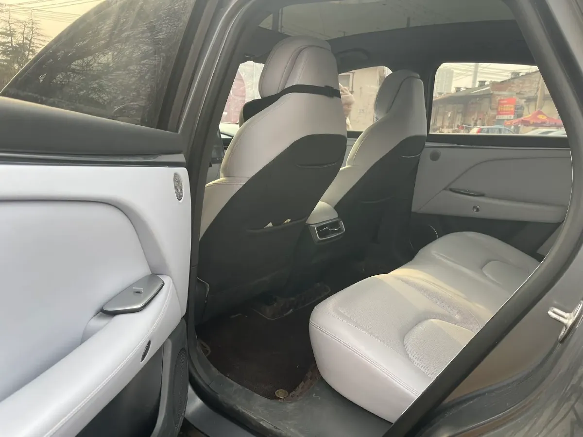 2024 HongQi H5 2.0T 224HP L4 8AT,autocango,china used car exporter,china ev exporter,chinese used car exporter,chinese used ev exporter