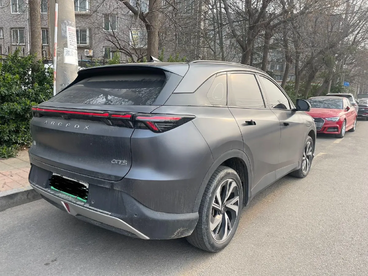 2024 HongQi H5 2.0T 224HP L4 8AT,autocango,china used car exporter,china ev exporter,chinese used car exporter,chinese used ev exporter