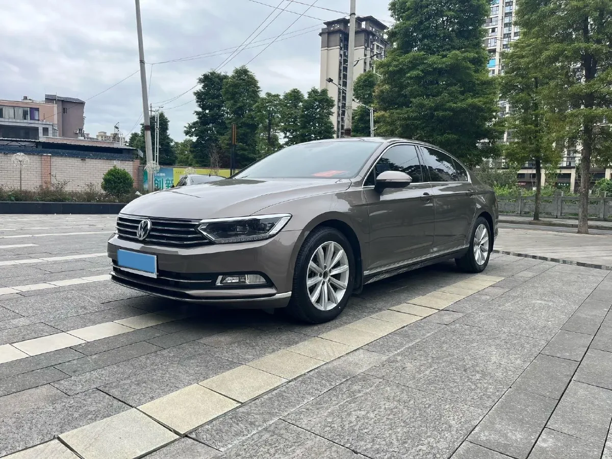 2018 Volkswagen Magotan 1.8T 180HP L4 7DCT,autocango,china used car exporter,china ev exporter,chinese used car exporter,chinese used ev exporter