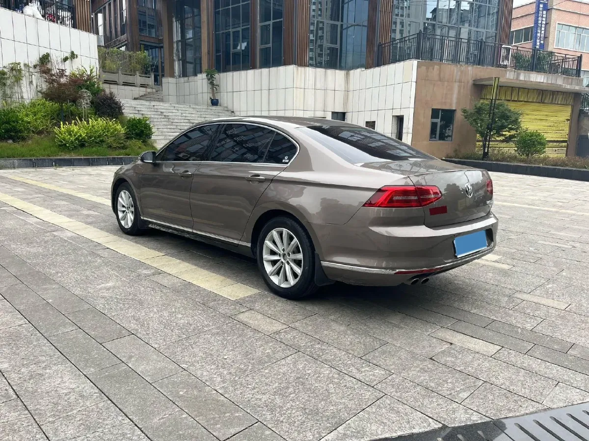 2018 Volkswagen Magotan 1.8T 180HP L4 7DCT,autocango,china used car exporter,china ev exporter,chinese used car exporter,chinese used ev exporter