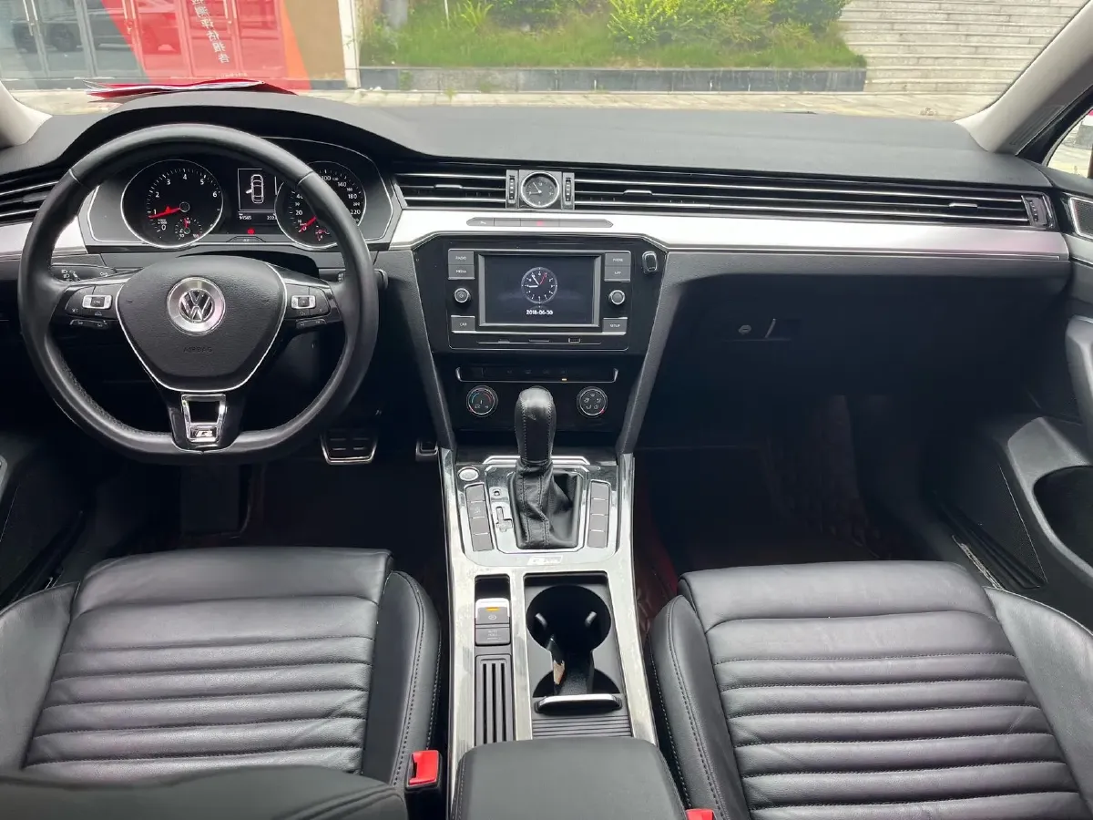 2018 Volkswagen Magotan 1.8T 180HP L4 7DCT,autocango,china used car exporter,china ev exporter,chinese used car exporter,chinese used ev exporter