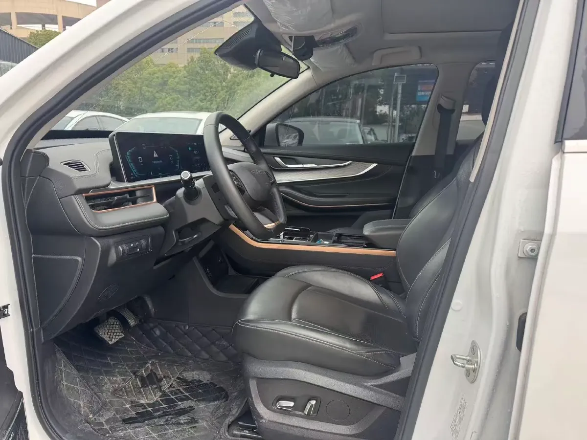 2022 Chevrolet Monza 1.5L 113HP L4 6AT,autocango,china used car exporter,china ev exporter,chinese used car exporter,chinese used ev exporter