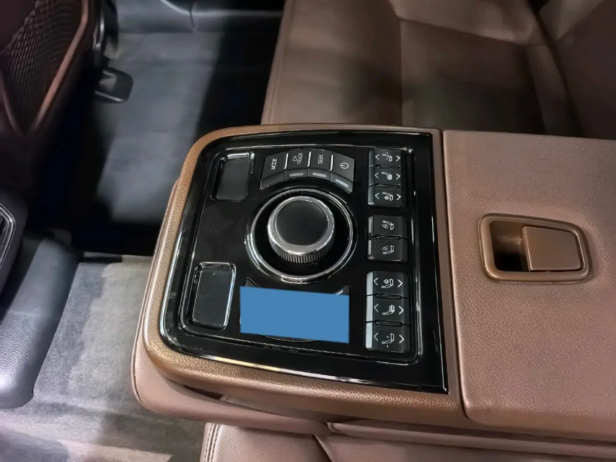 2017 HongQi H7 2.0T 204HP L4 6AT,autocango,china used car exporter,china ev exporter,chinese used car exporter,chinese used ev exporter