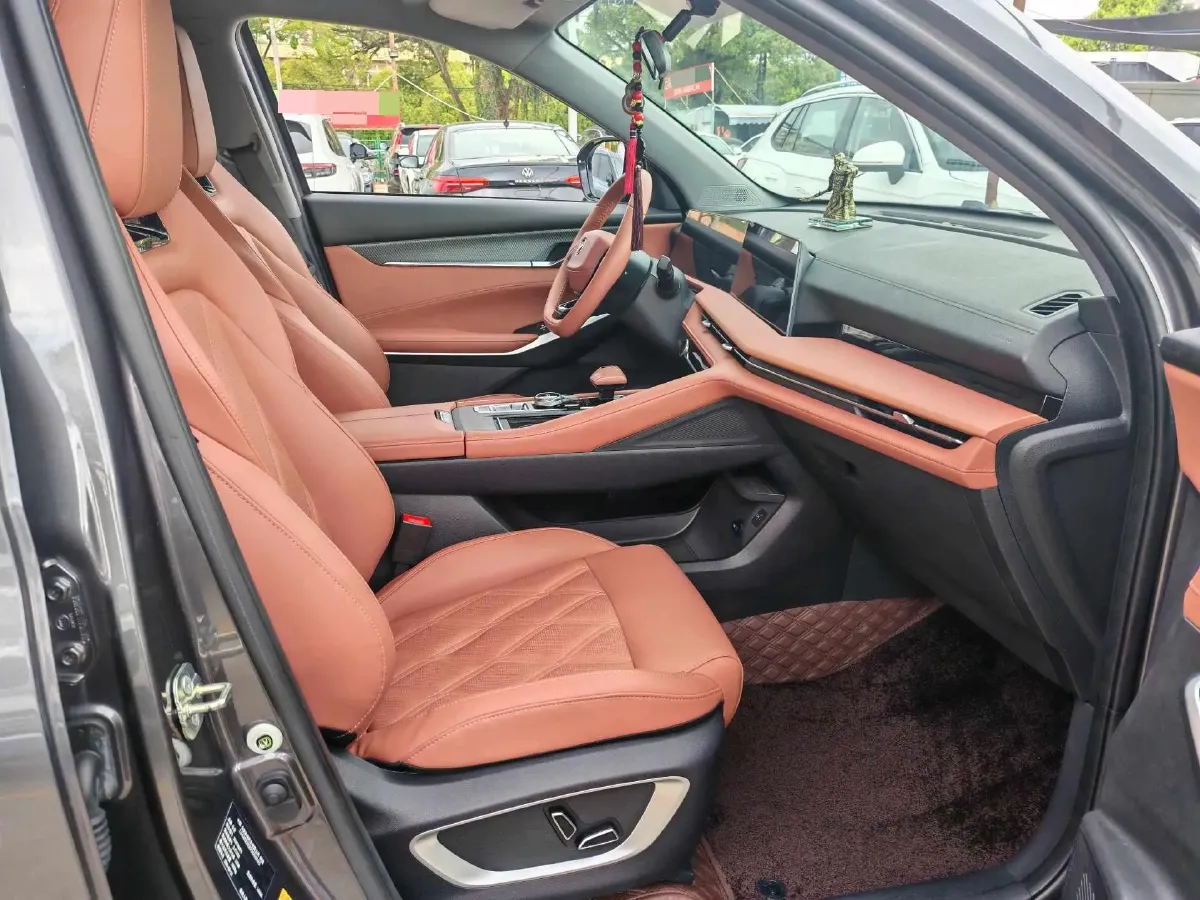 2023 ChangAn CS75 Plus 1.5T 188HP L4 8AT,autocango,china used car exporter,china ev exporter,chinese used car exporter,chinese used ev exporter