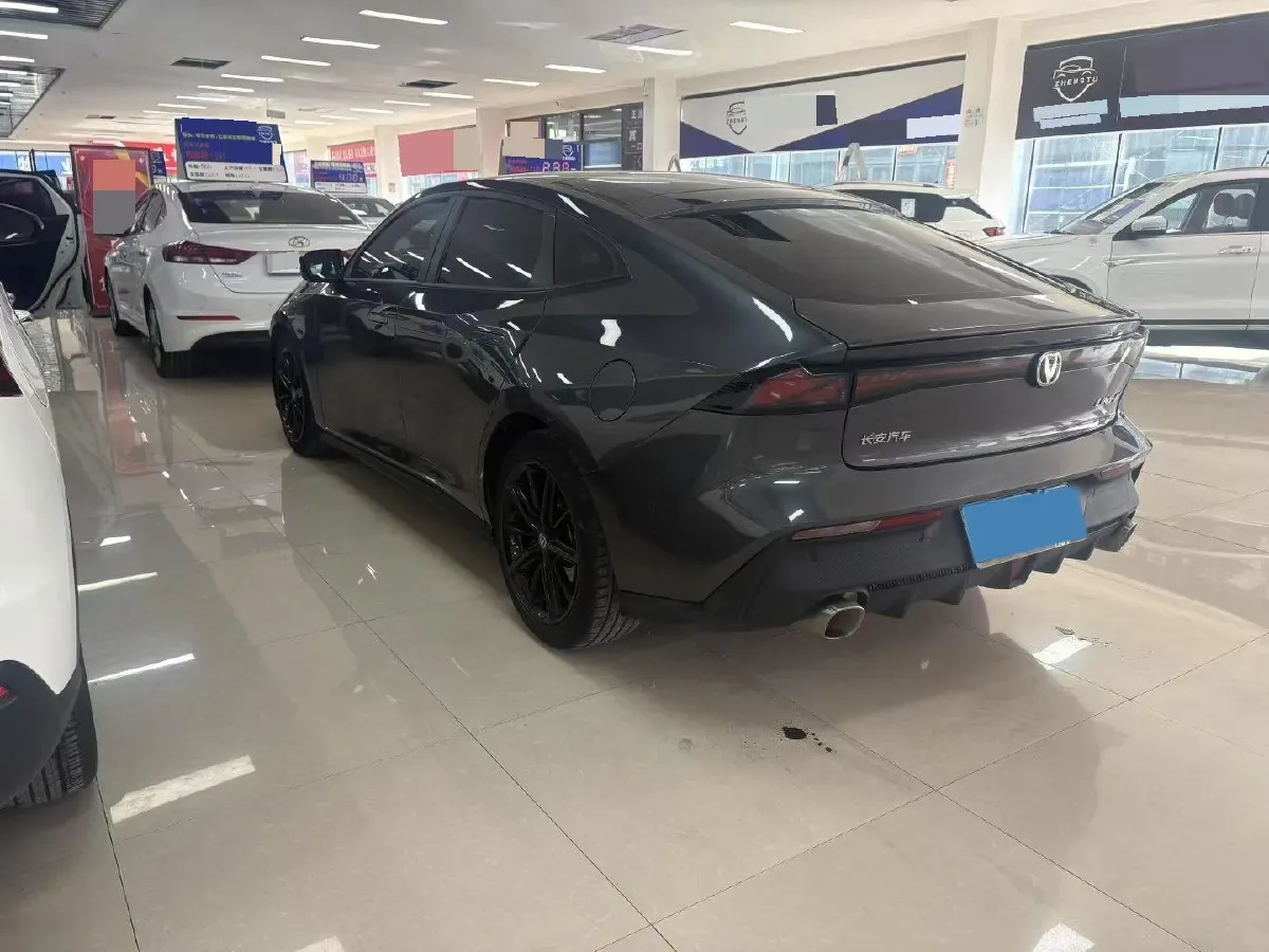 2022 ChangAn UNI-V 1.5T 188HP L4 7DCT,autocango,china used car exporter,china ev exporter,chinese used car exporter,chinese used ev exporter
