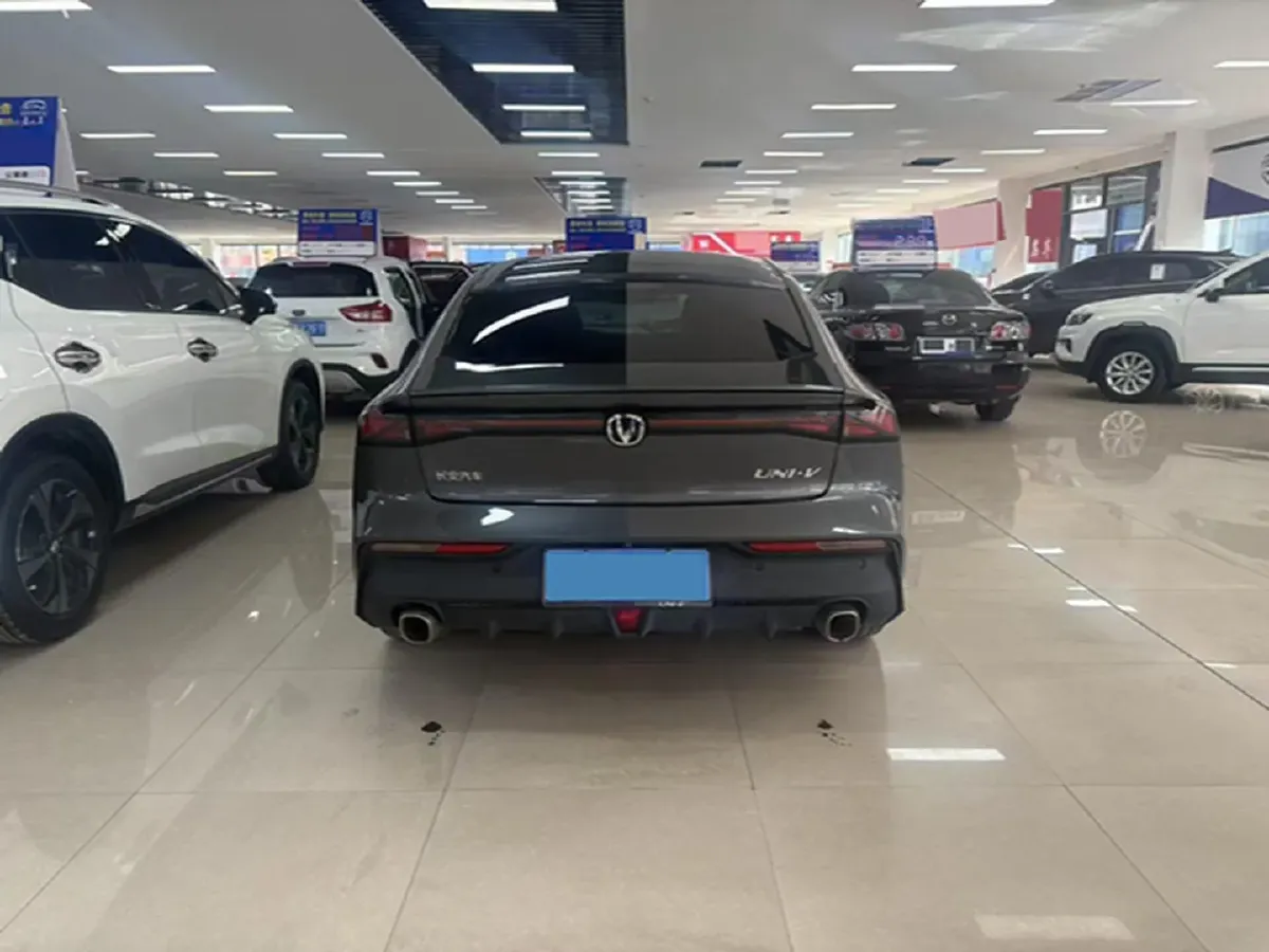 2022 ChangAn UNI-V 1.5T 188HP L4 7DCT,autocango,china used car exporter,china ev exporter,chinese used car exporter,chinese used ev exporter