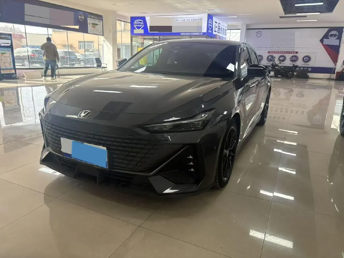 2022 ChangAn UNI-V 1.5T 188HP L4 7DCT,autocango,china used car exporter,china ev exporter,chinese used car exporter,chinese used ev exporter