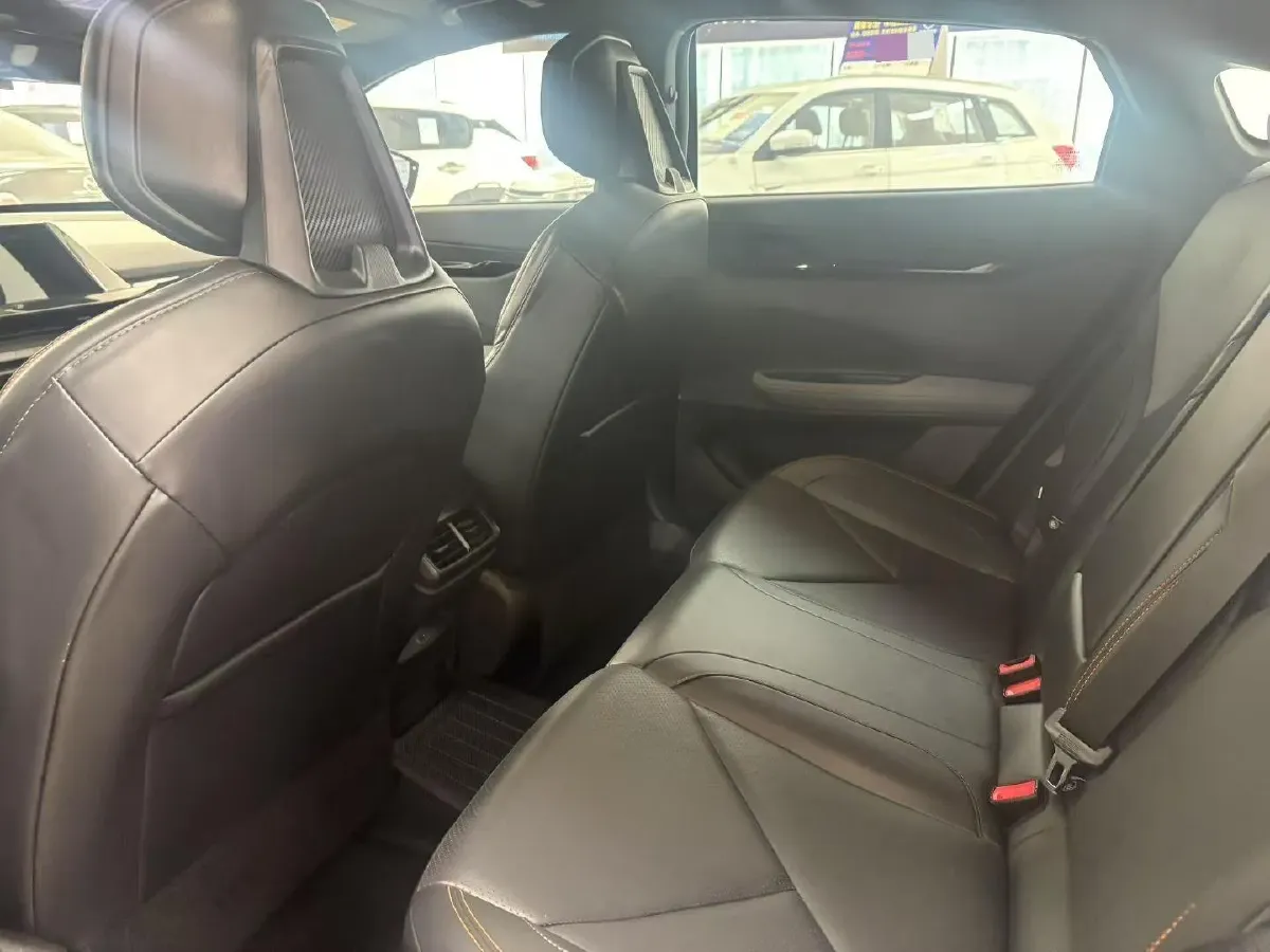 2022 ChangAn UNI-V 1.5T 188HP L4 7DCT,autocango,china used car exporter,china ev exporter,chinese used car exporter,chinese used ev exporter