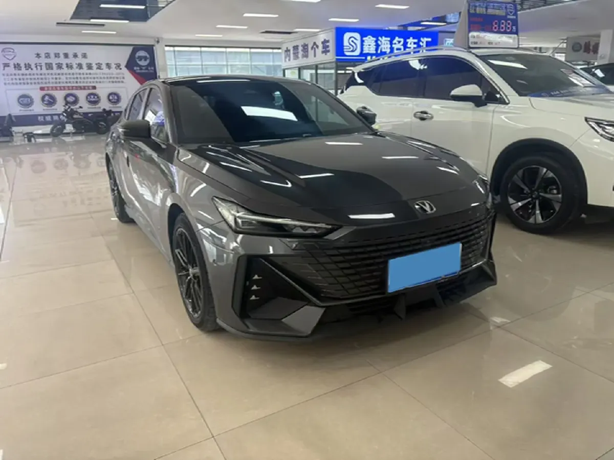 2022 ChangAn UNI-V 1.5T 188HP L4 7DCT,autocango,china used car exporter,china ev exporter,chinese used car exporter,chinese used ev exporter
