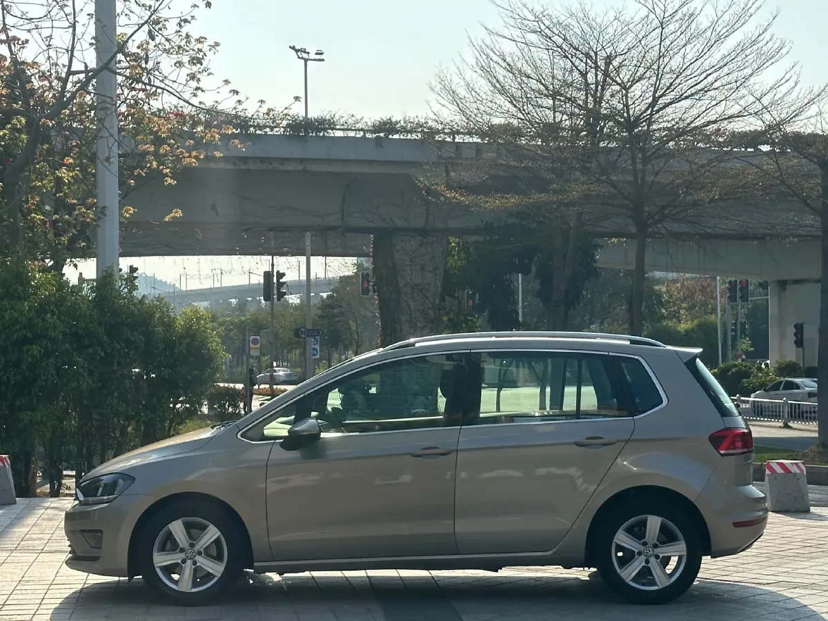 2018 Volkswagen Golf Sportsvan 1.6L 110HP L4 6AT,autocango,china used car exporter,china ev exporter,chinese used car exporter,chinese used ev exporter