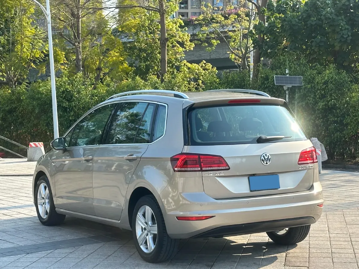 2018 Volkswagen Golf Sportsvan 1.6L 110HP L4 6AT,autocango,china used car exporter,china ev exporter,chinese used car exporter,chinese used ev exporter