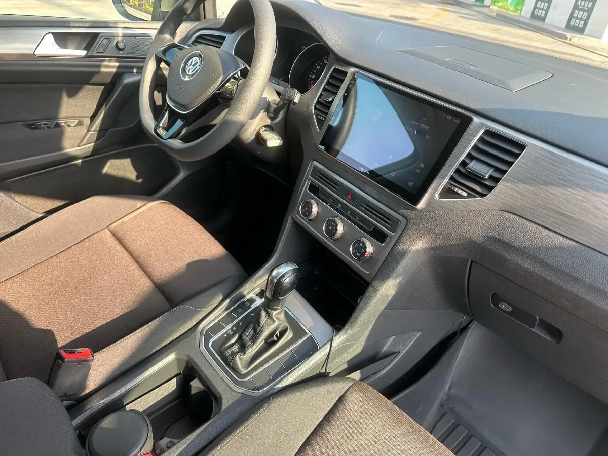 2018 Volkswagen Golf Sportsvan 1.6L 110HP L4 6AT,autocango,china used car exporter,china ev exporter,chinese used car exporter,chinese used ev exporter