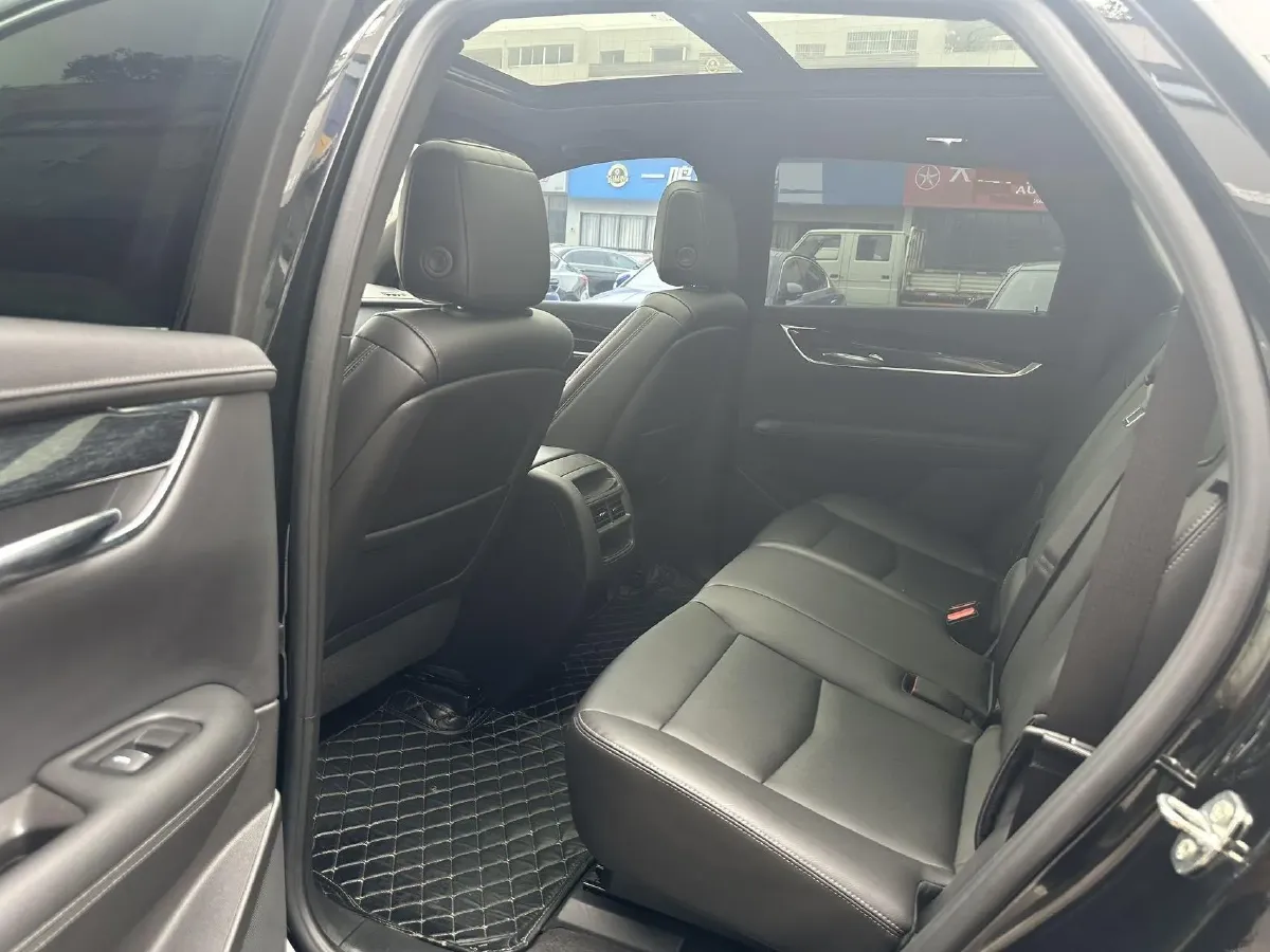 2022 Cadillac XT5 2.0T 237HP L4 9AT,autocango,china used car exporter,china ev exporter,chinese used car exporter,chinese used ev exporter