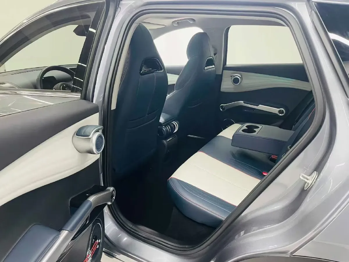 2022 Roewe RX5 MAX 1.5T 181HP L4 6AT,autocango,china used car exporter,china ev exporter,chinese used car exporter,chinese used ev exporter