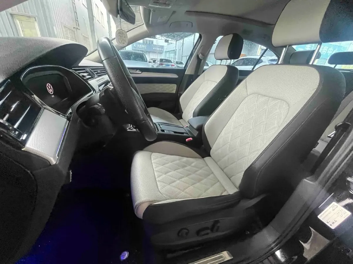 2023 Volkswagen Magotan 2.0T 186HP L4 7DCT,autocango,china used car exporter,china ev exporter,chinese used car exporter,chinese used ev exporter