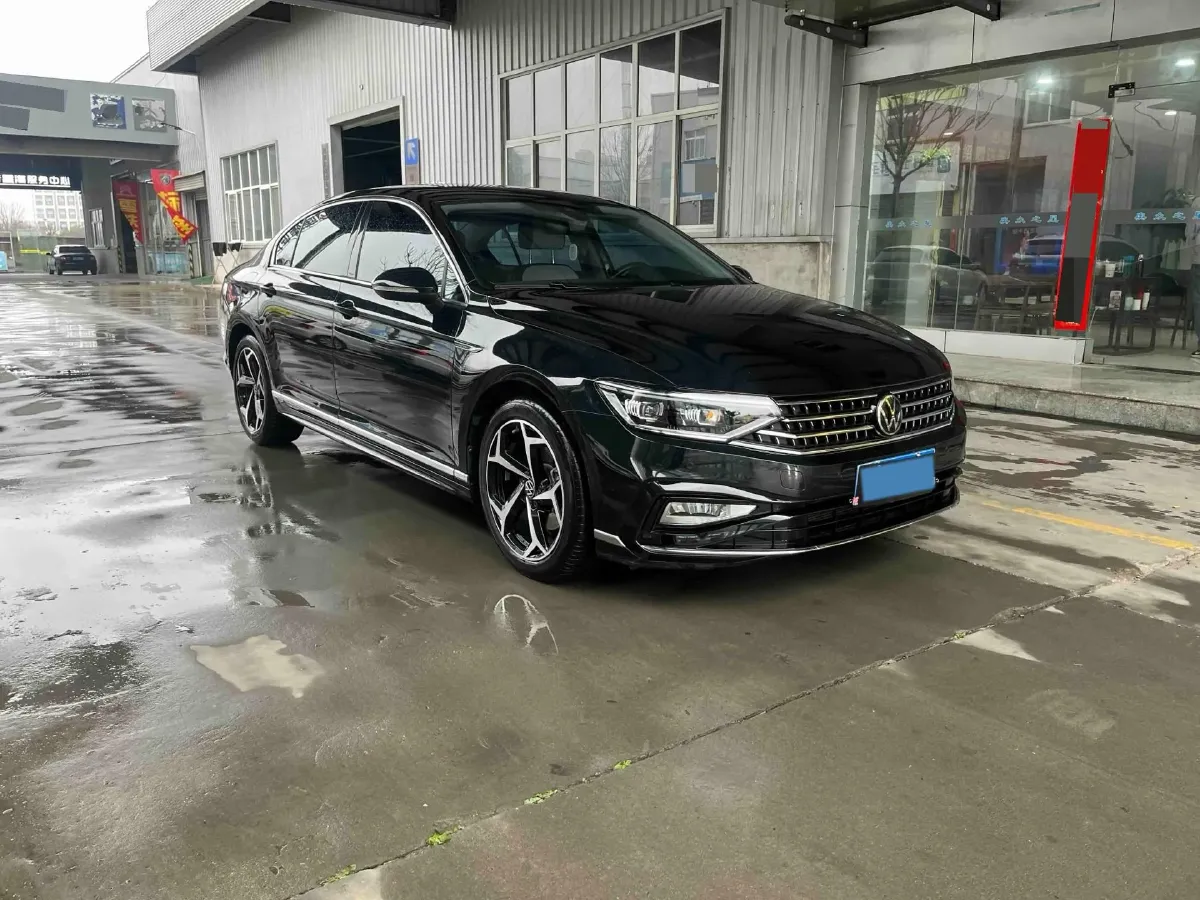 2023 Volkswagen Magotan 2.0T 186HP L4 7DCT,autocango,china used car exporter,china ev exporter,chinese used car exporter,chinese used ev exporter