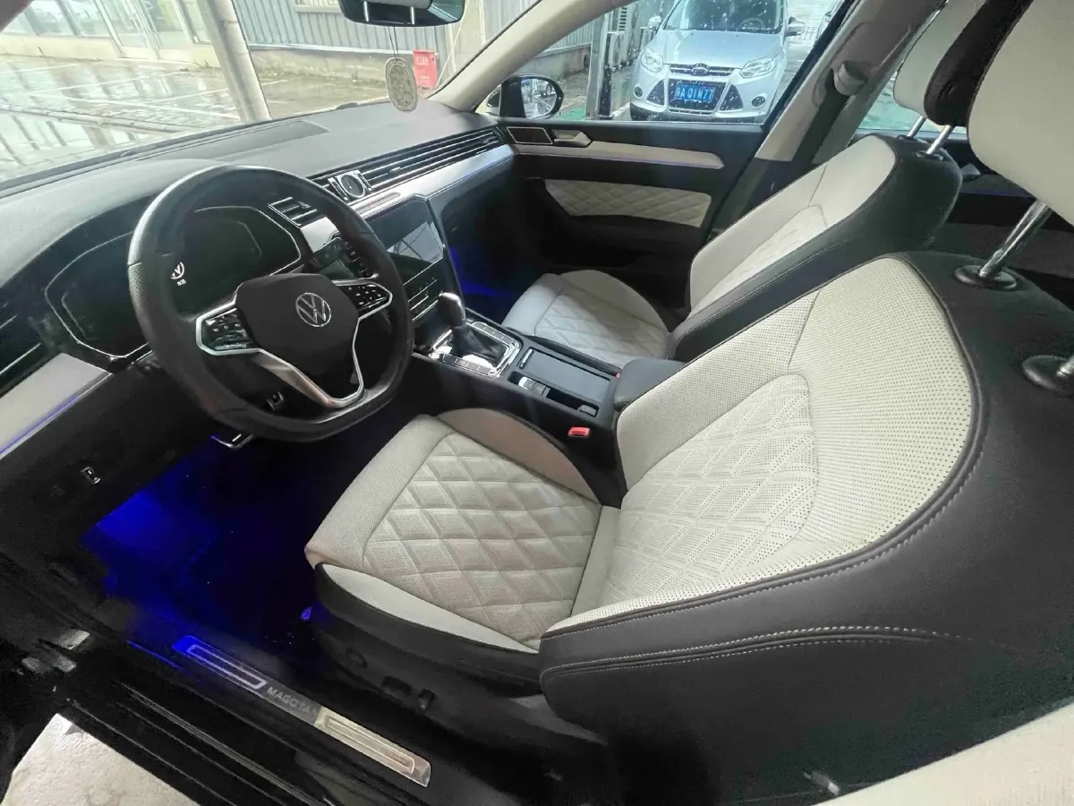2023 Volkswagen Magotan 2.0T 186HP L4 7DCT,autocango,china used car exporter,china ev exporter,chinese used car exporter,chinese used ev exporter
