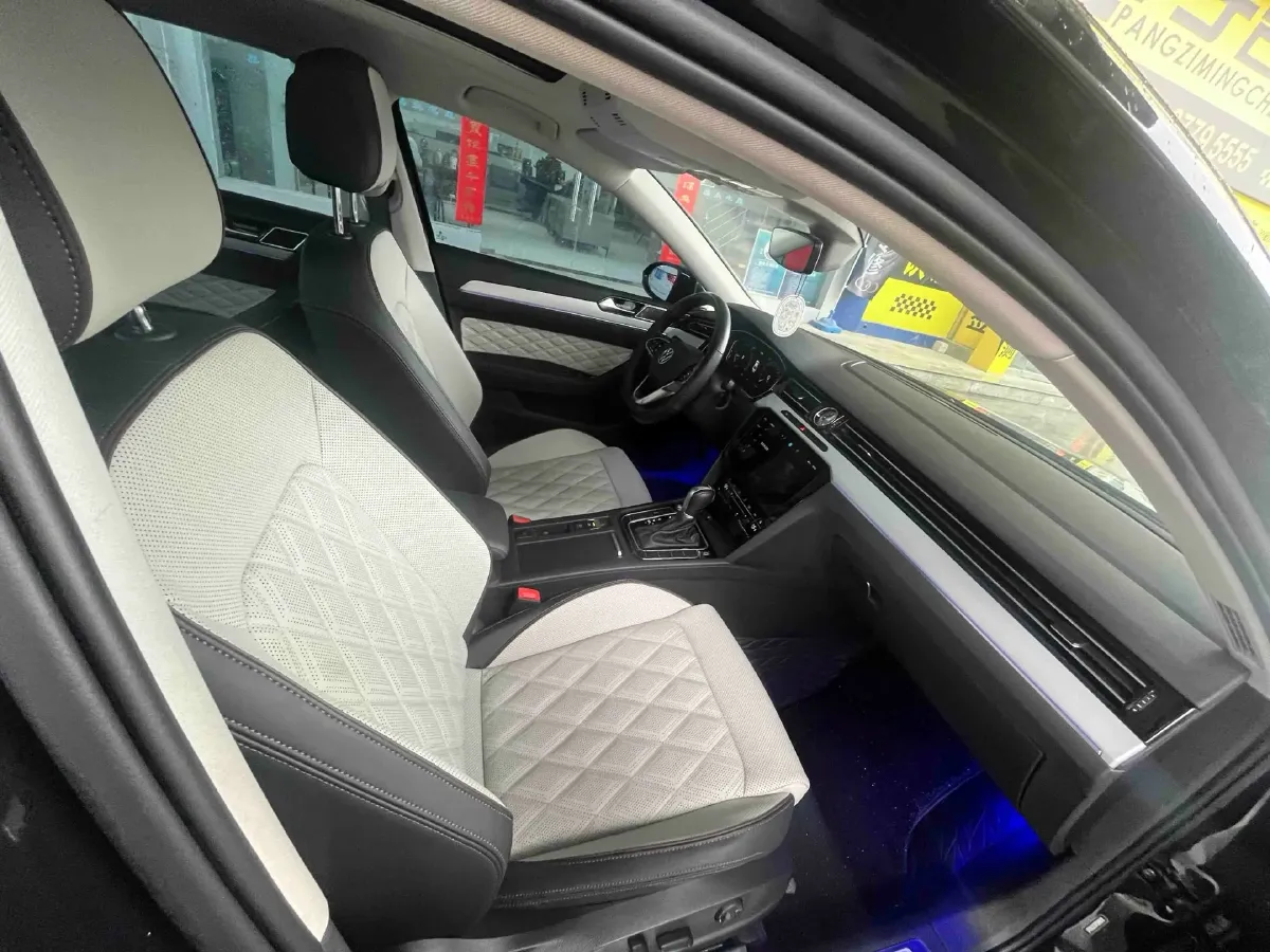 2023 Volkswagen Magotan 2.0T 186HP L4 7DCT,autocango,china used car exporter,china ev exporter,chinese used car exporter,chinese used ev exporter