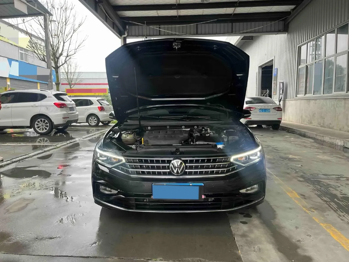 2023 Volkswagen Magotan 2.0T 186HP L4 7DCT,autocango,china used car exporter,china ev exporter,chinese used car exporter,chinese used ev exporter